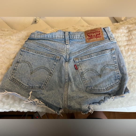 Levi denim shorts - Picture 2 of 2